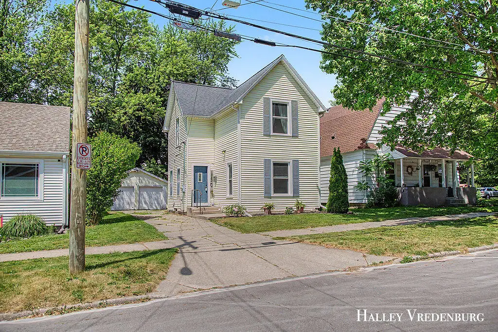 1323 Ashland Avenue Ne, Grand Rapids, MI 49505 - #1