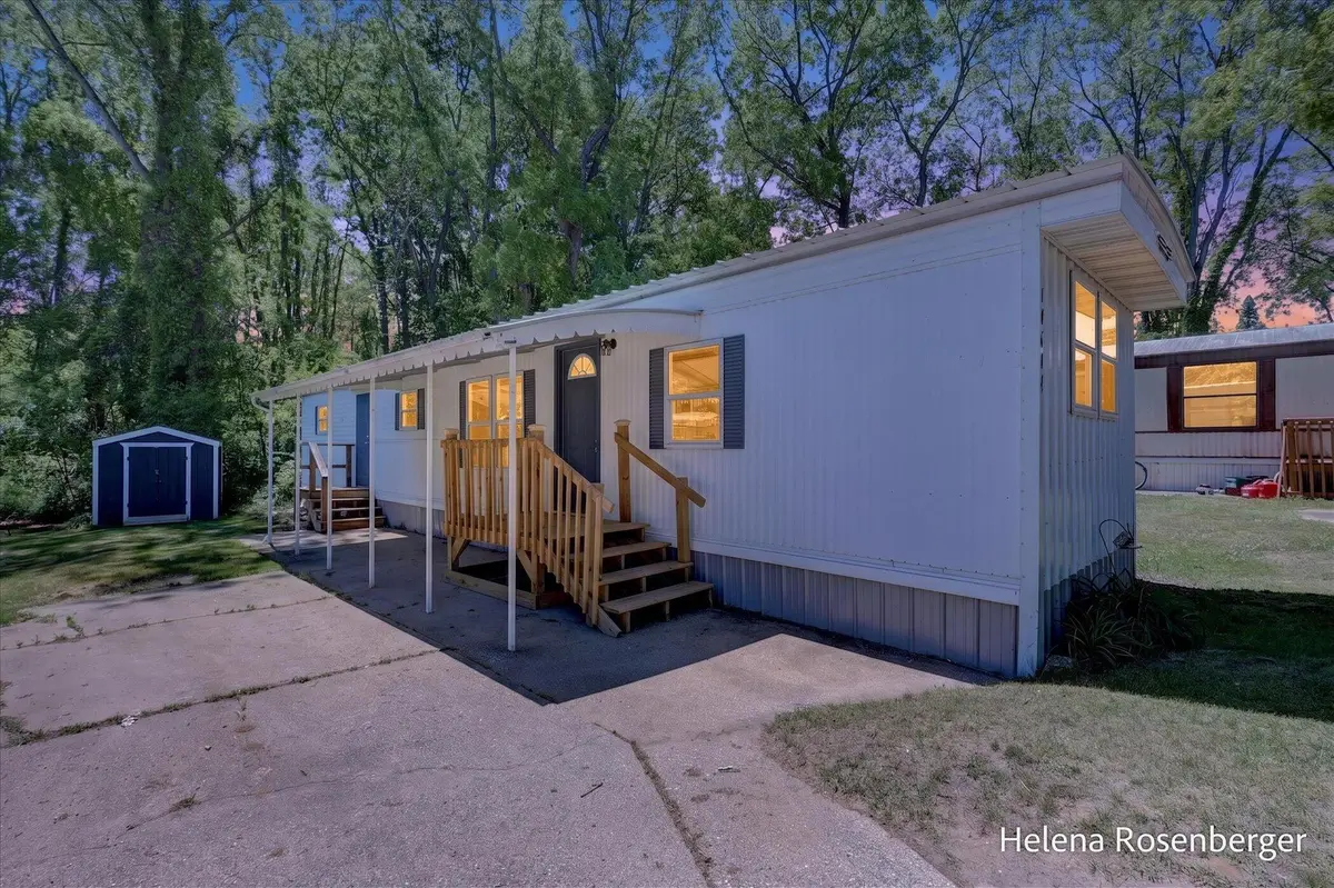 10604 Peachtree Street, Plainwell, MI 49080 - #1