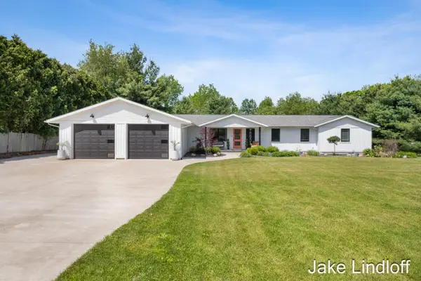8855 Myers Lake Avenue Ne, Rockford, MI 49341