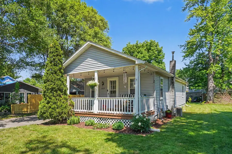 722 S Grant Avenue, Three Rivers, MI 49093 - #2