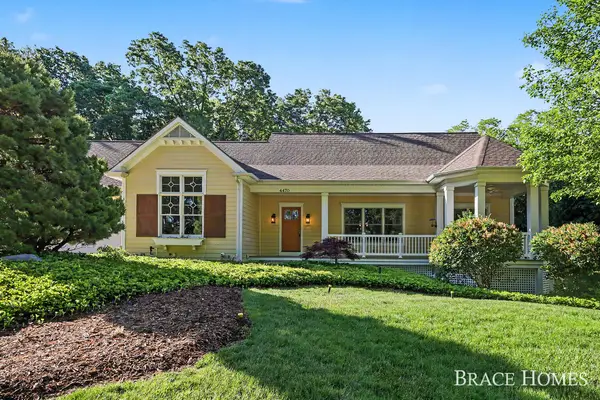 4470 Oak Arbor Drive Ne, Grand Rapids, MI 49525