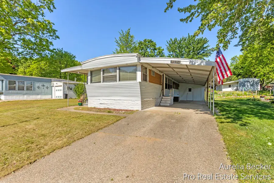 5720 Manistee Drive Ne, Belmont, MI 49306 - #3