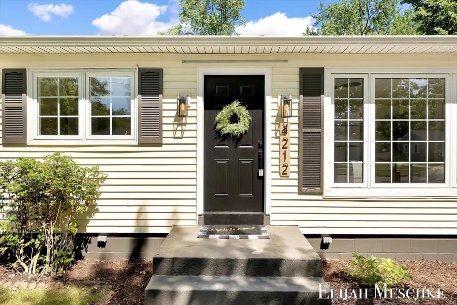 4212 Colby Avenue Sw, Wyoming, MI 49509 - #3