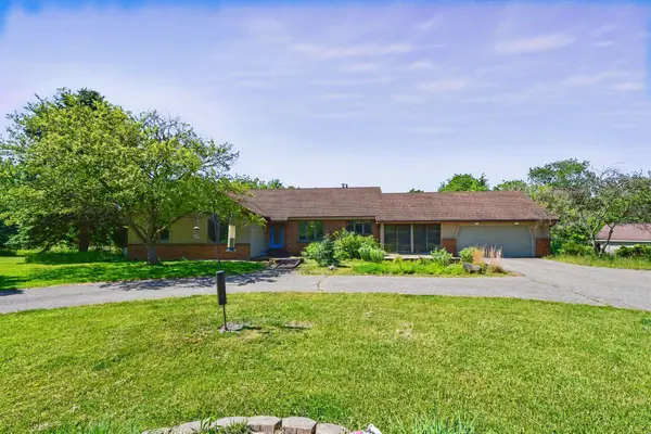 2574 Buttrick Avenue Se, Ada, MI 49301