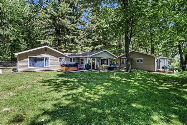 301 Cotton Lake Drive, Battle Creek, MI 49014