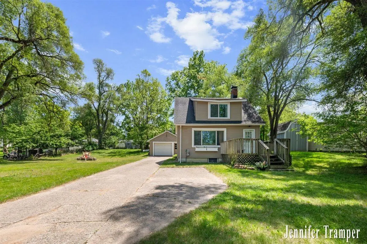 509 E Fairplains Street, Greenville, MI 48838 - #1