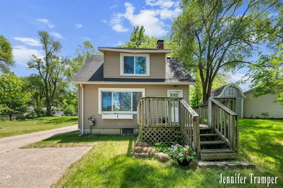 509 E Fairplains Street, Greenville, MI 48838 - #2
