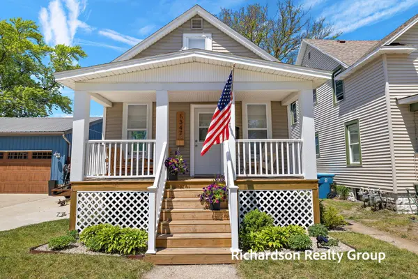 1347 Columbus Avenue, Grand Haven, MI 49417