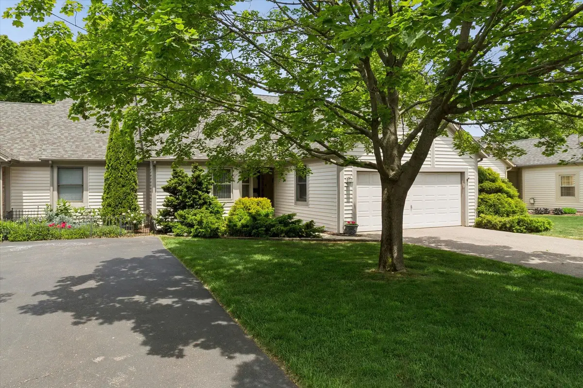 2443 Shoreham Highlands Street, Saint Joseph, MI 49085 - #1