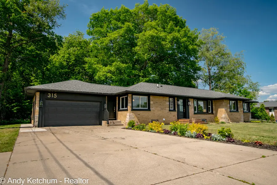 315 W 40th Street, Holland, MI 49423 - #2