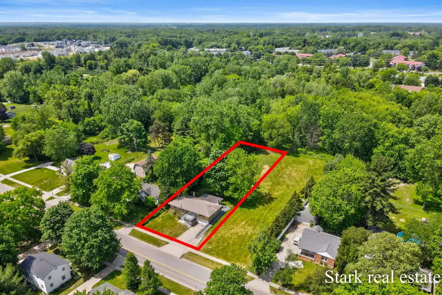 225 Sunset Hills Avenue Nw, Grand Rapids, MI 49534 - #2