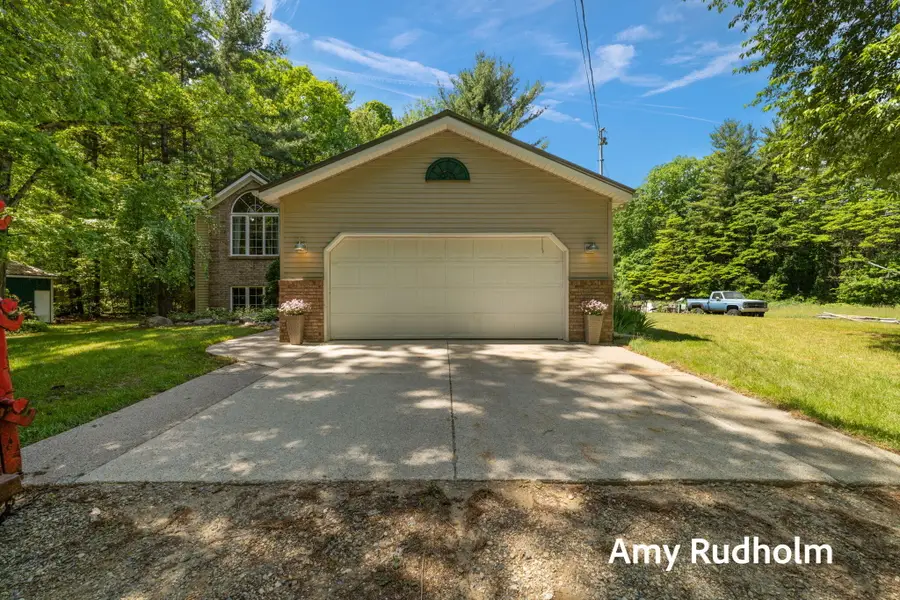 9262 Leonard Street, Coopersville, MI 49404 - #3