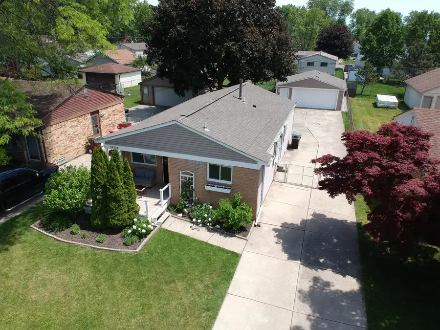 34354 Virgil Street, Harrison Township, MI 48045 - #2