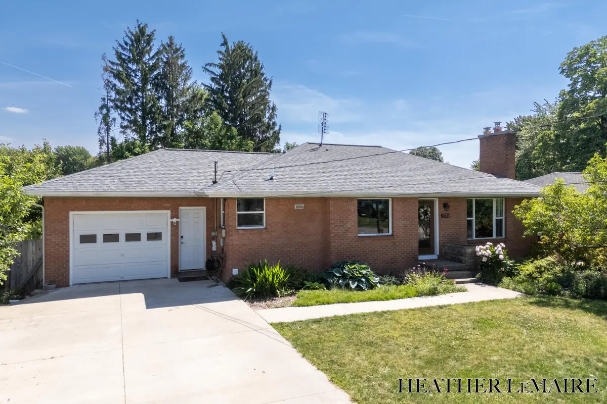 3706 Navaho Street Sw, Grandville, MI 49418 - #1