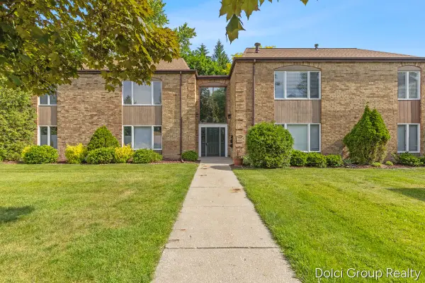 484 Barkwood Court Nw, Grand Rapids, MI 49534