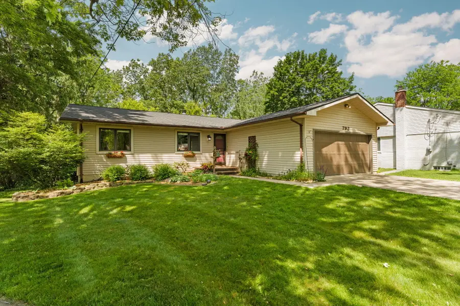 792 Knollwood Court, Saline, MI 48176 - #3