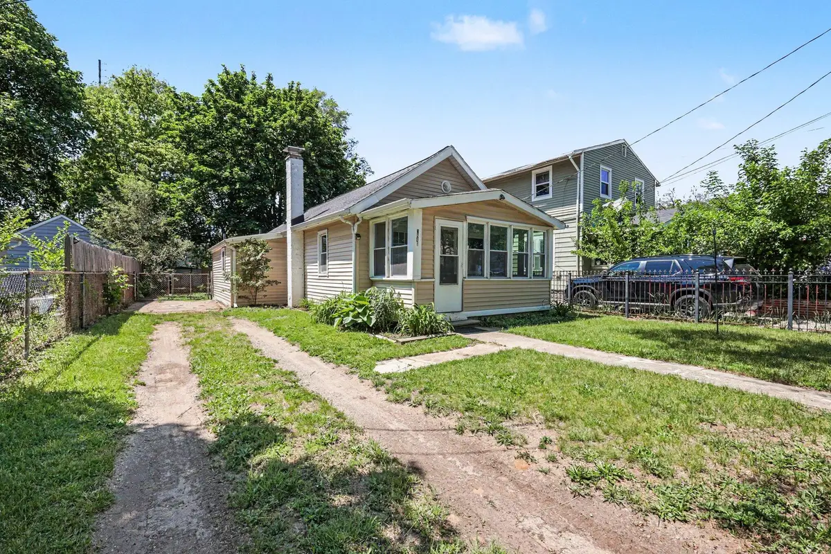 2841 Longstreet Avenue Sw, Wyoming, MI 49509 - #1