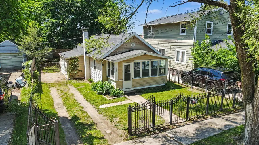 2841 Longstreet Avenue Sw, Wyoming, MI 49509 - #2