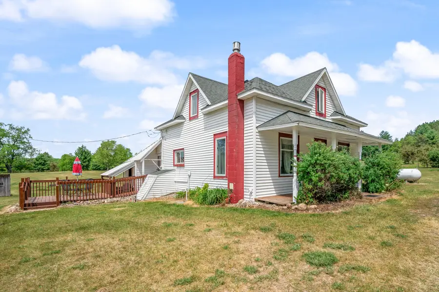5304 W 48 Road, Cadillac, MI 49601 - #2