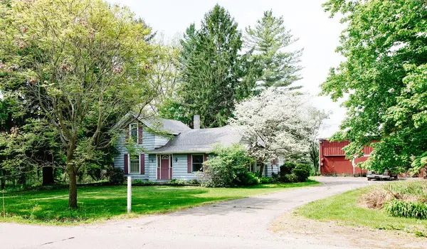 421 SE Kinsey Avenue Se, Caledonia, MI 49316