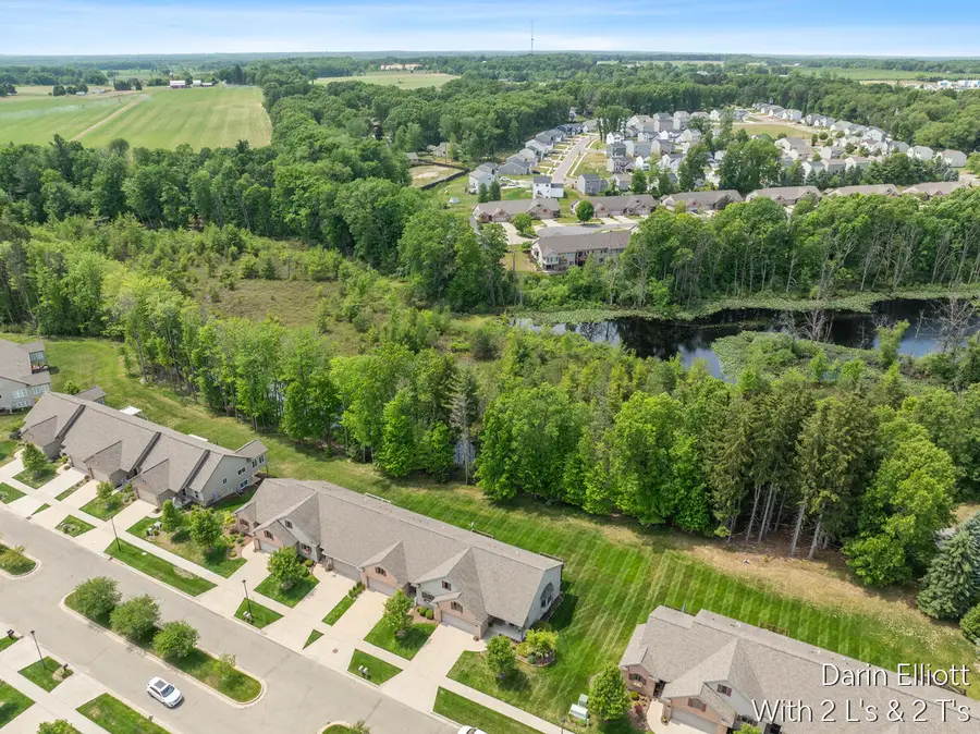 1015 Grosvenor Drive #Unit 4, Greenville, MI 48838 - #2