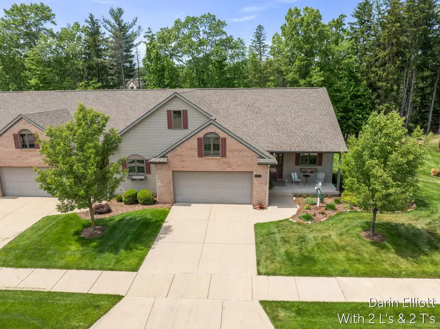 1015 Grosvenor Drive #Unit 4, Greenville, MI 48838 - #3