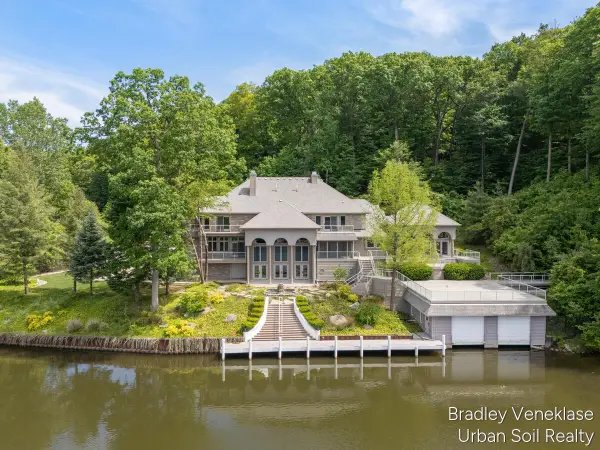 7635 Sandy Hollow Lane Se, Alto, MI 49302