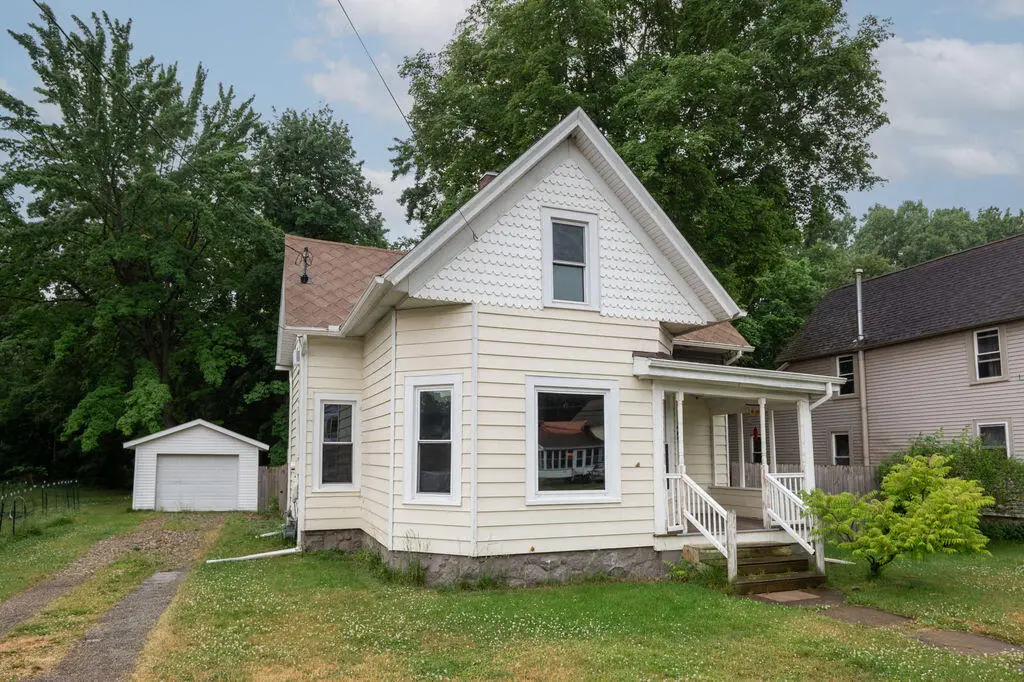 436 E Division Street, Dowagiac, MI 49047 - #1