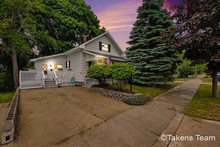 511 E River Street, Cadillac, MI 49601 - #2