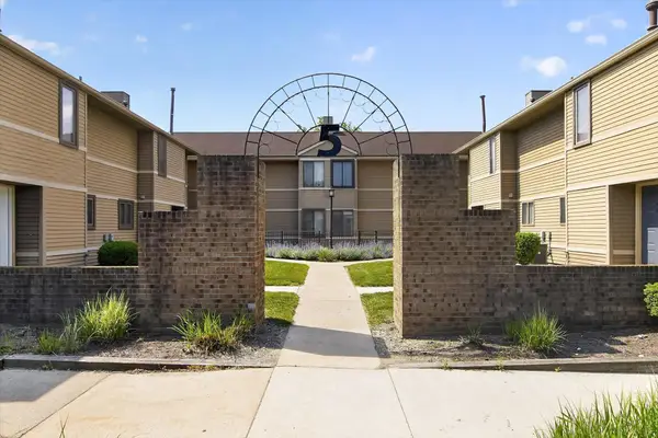 350 Briarcrest Drive #158, Ann Arbor, MI 48104