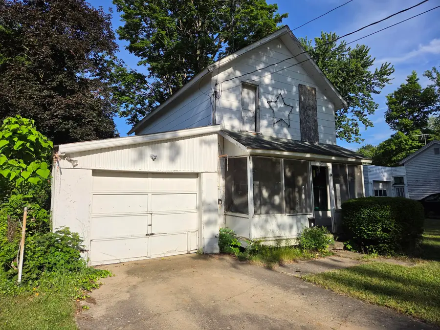404 Mcomber Street, Dowagiac, MI 49047 - #2