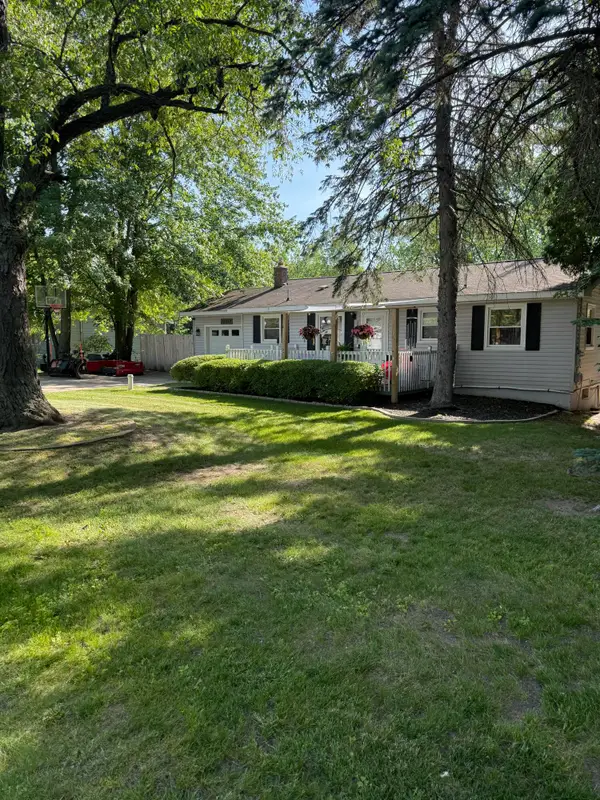 10717 Alpine Avenue Nw, Sparta, MI 49345