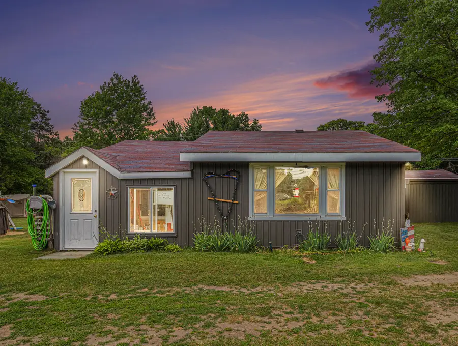 19030 W Almy Road, Howard City, MI 49329 - #3