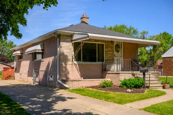 27803 Ruehle Street, Saint Clair Shores, MI 48081