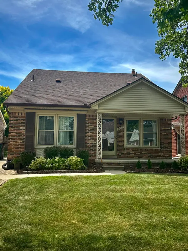 1753 N Silvery Lane, Dearborn, MI 48128