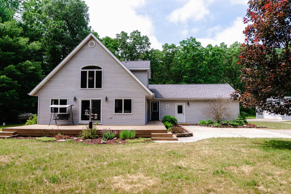 9880 S Spruce Avenue, Newaygo, MI 49337 - #1