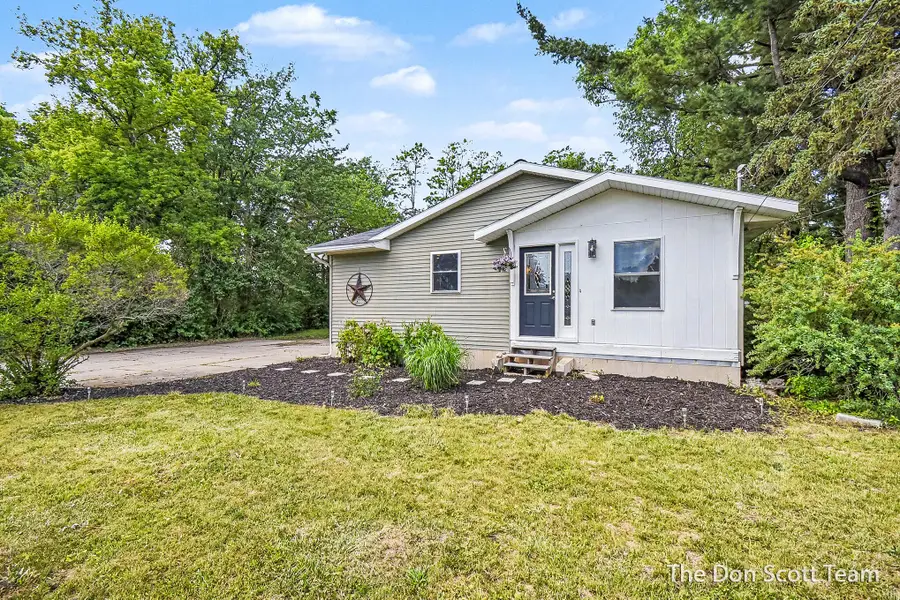 2911 5 Mile Road Ne, Grand Rapids, MI 49525 - #2