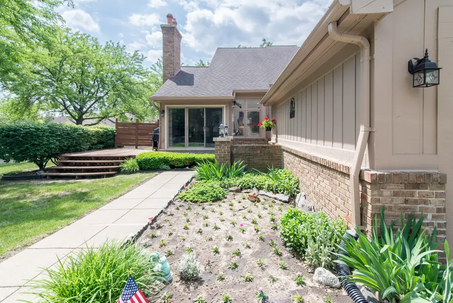 37648 N Laurel Park Drive #63, Livonia, MI 48152 - #2