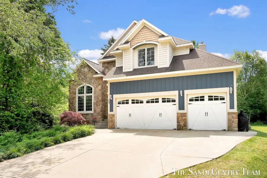 17 Boulder Drive, Norton Shores, MI 49444 - #3