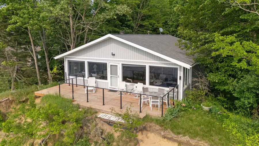 1140 Edgewater Terrace, South Haven, MI 49090 - #3