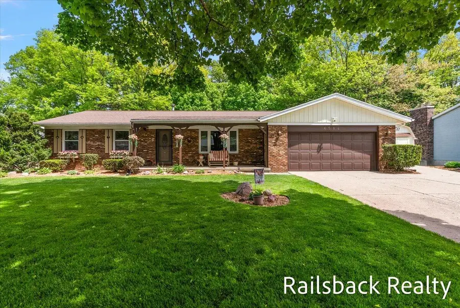 6584 Wahlfield Avenue Nw, Comstock Park, MI 49321 - #2