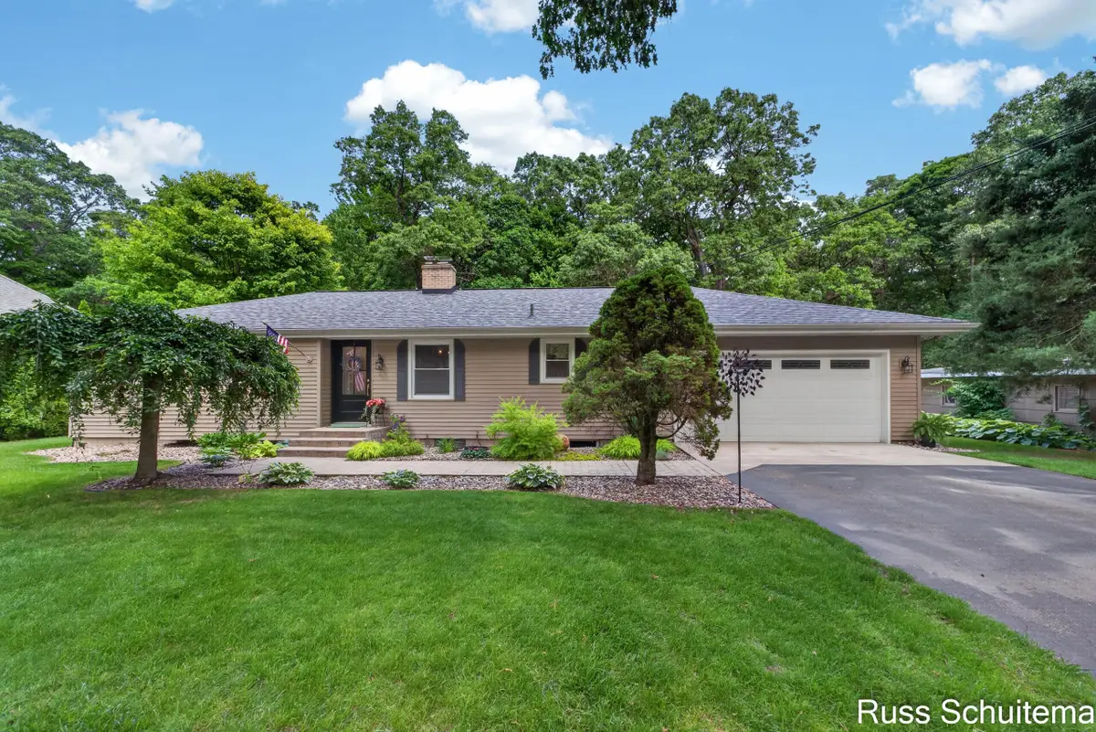 18270 N Fruitport Road, Spring Lake, MI 49456 - #1