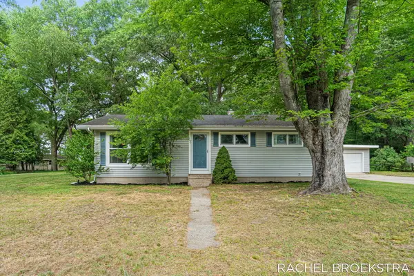 15703 Vineyard Drive, Spring Lake, MI 49456