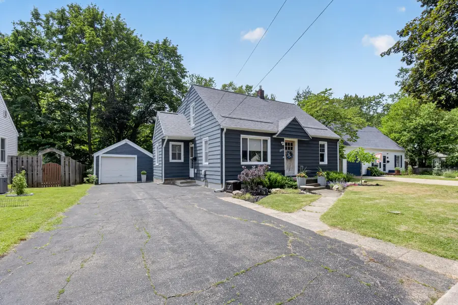 2915 Lorraine Avenue, Kalamazoo, MI 49008 - #2