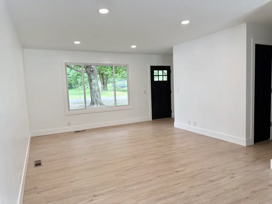 463 Wright Street, Jonesville, MI 49250 - #3
