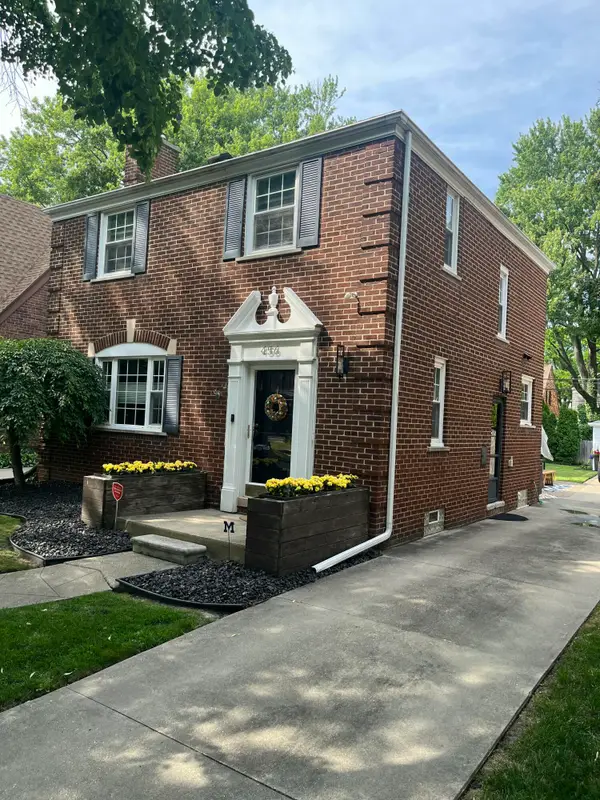 456 Manor Street, Grosse Pointe Farms, MI 48236