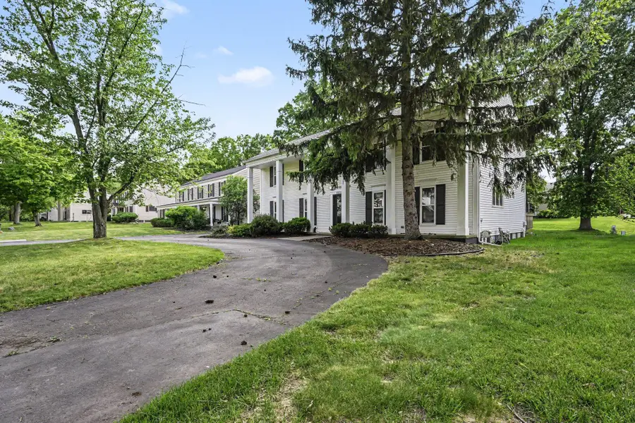 5535 S Piccadilly Circle, West Bloomfield, MI 48322 - #3