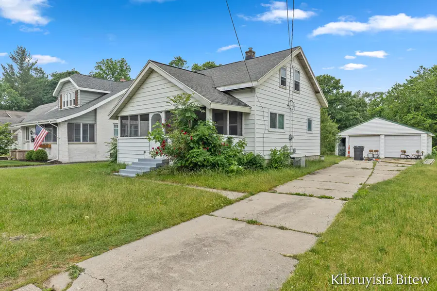 2453 Byron Center Avenue Sw, Wyoming, MI 49519 - #2