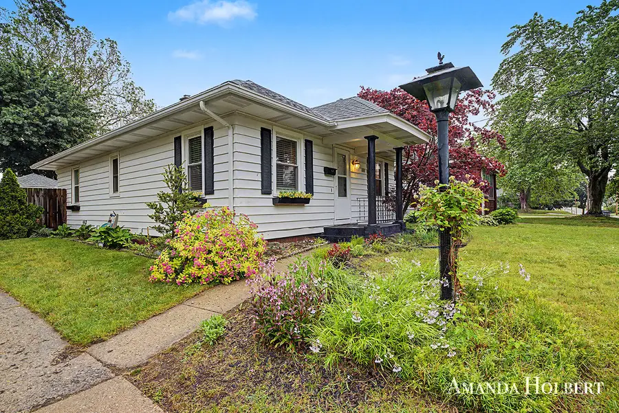 1946 Wyoming Avenue Sw, Wyoming, MI 49519 - #3