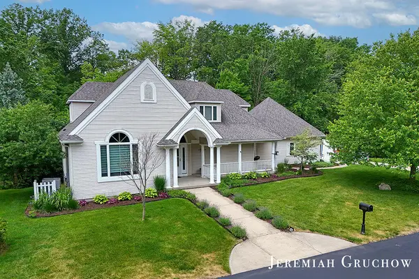 3333 Falcon Bluff Court Ne, Grand Rapids, MI 49525